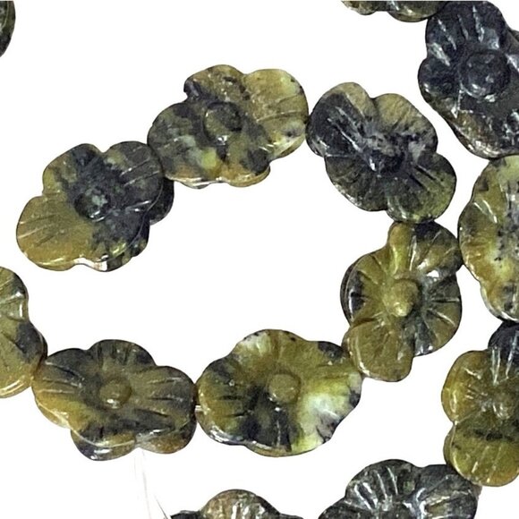 Oldstock Carved Serpentine Beads Oval Carved Floral 16.5" Strand of 17 Beads - Picture 2 of 4